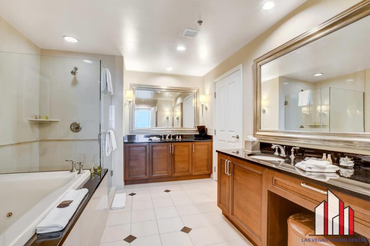 Signature 2br3ba Balcony Combo Units 16-702 And 04 * Las Vegas