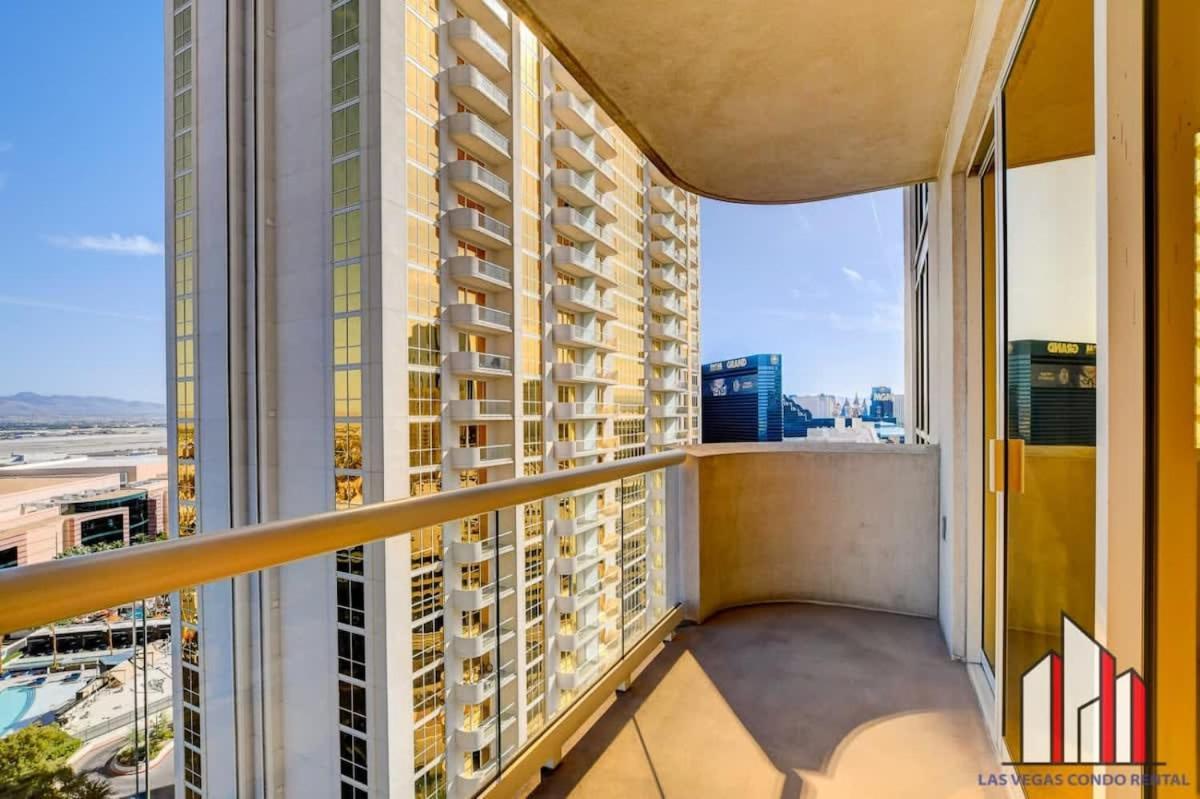 Signature 2br3ba Balcony Combo Units 16-702 And 04 *